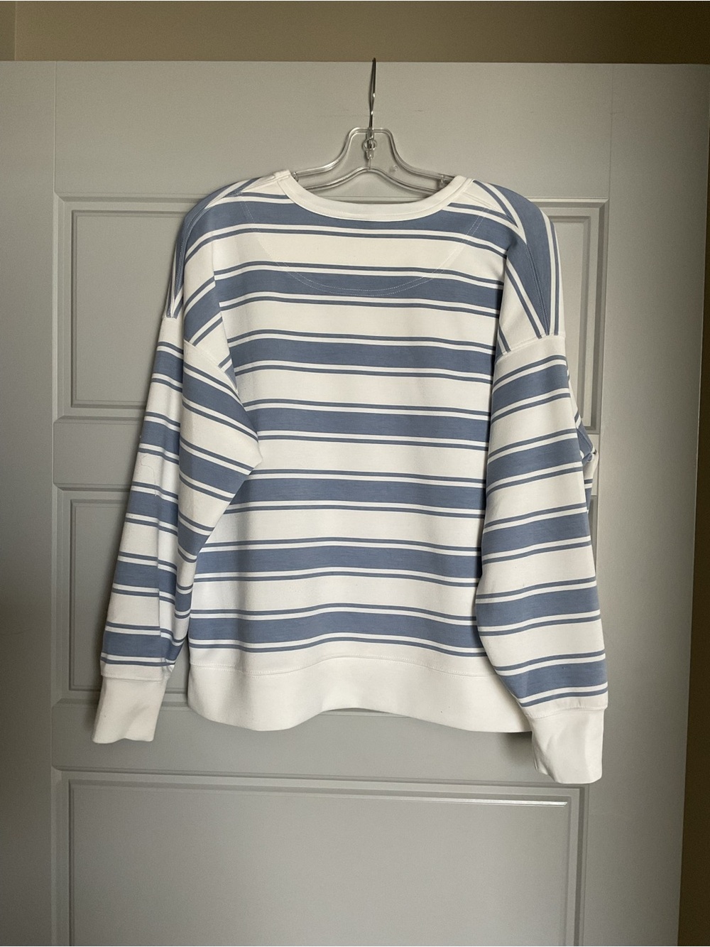 Crewneck Yacht Club Pullover - Picture 3 of 3